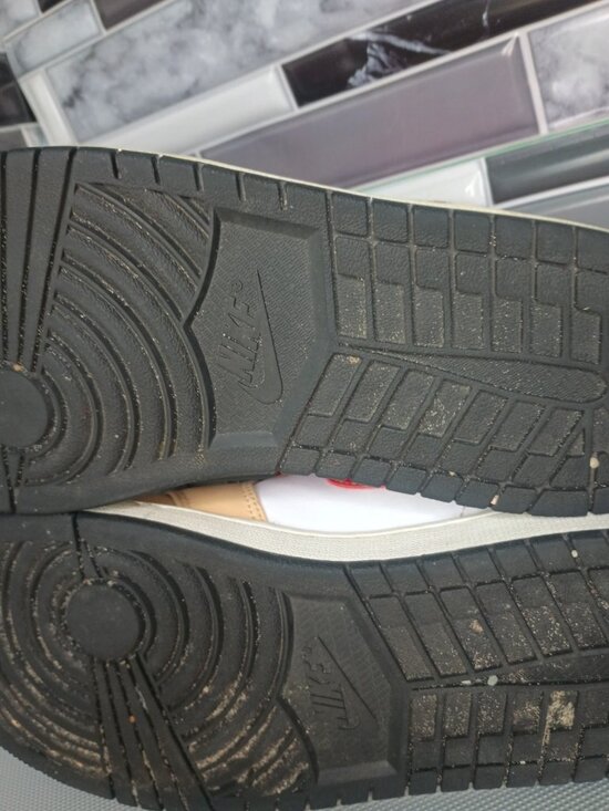 Men\'s Size 9.5/Air Jordan 1 Mid \